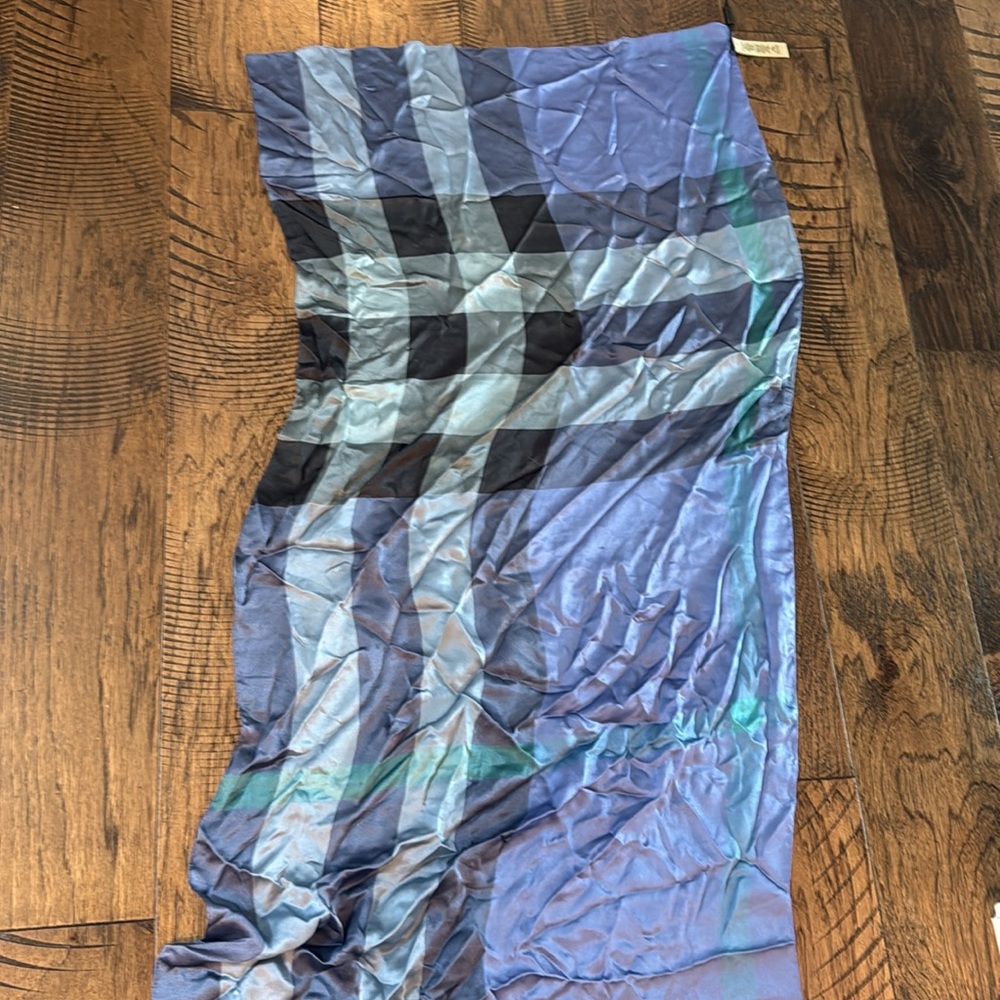 Silk Burberry Mega Check scarf - Picture 11 of 11